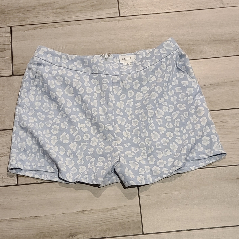 🍁 Le Lis collection leopard print linen shorts💫